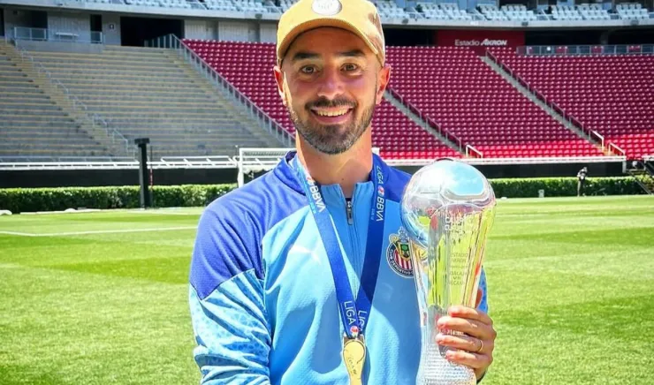 Corrieron de Chivas campeón con Cruz Azul