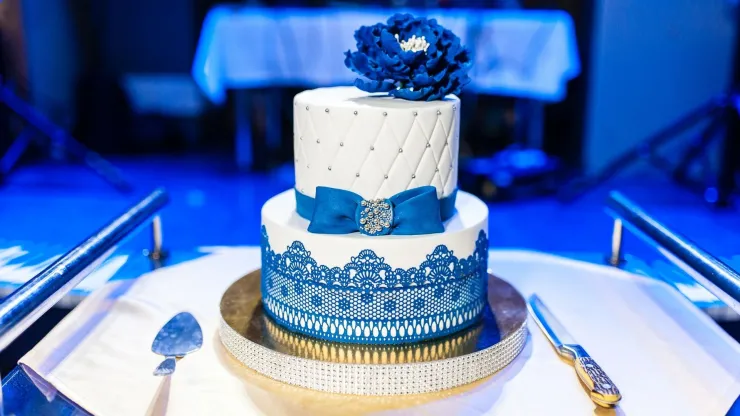 49 ideas de pastel de bodas que puedes tomar como inspiración: desde sencillos hasta muy elaborados.