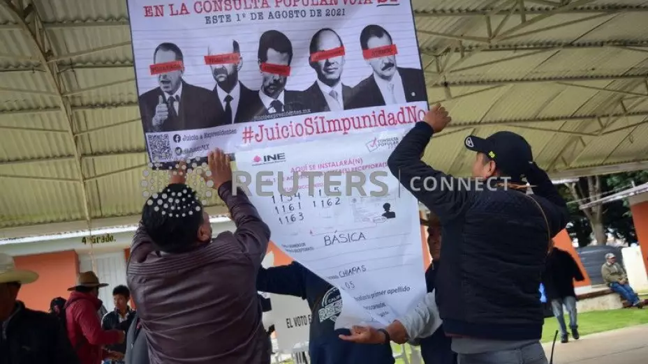Referendum to decide whether to investigate five former Mexican leaders, in Corazon de Maria