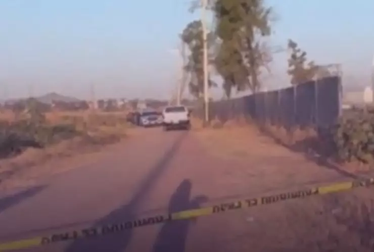 Abandonan tres cuerpos sin vida junto a canal de aguas negras en Tlajomulco