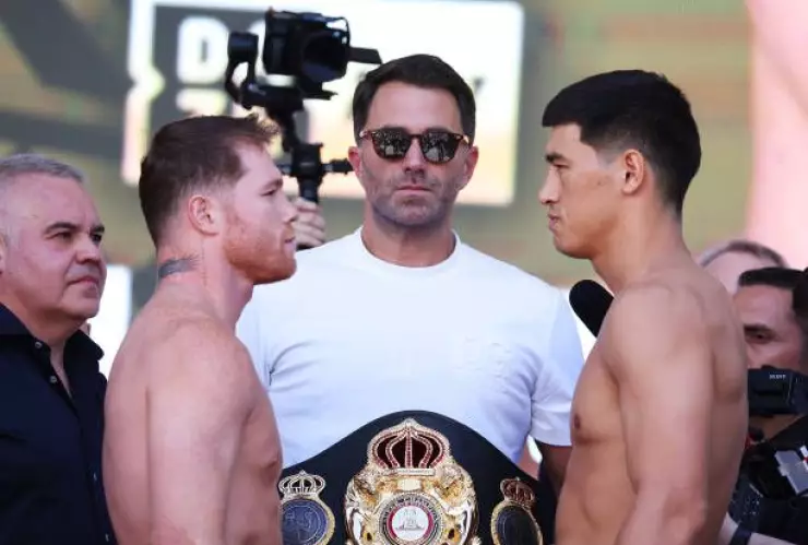 canelo-alvarez-and-wba-light-heavyweight-champion-dmitry-bivol-r-face-picture-id1395790806