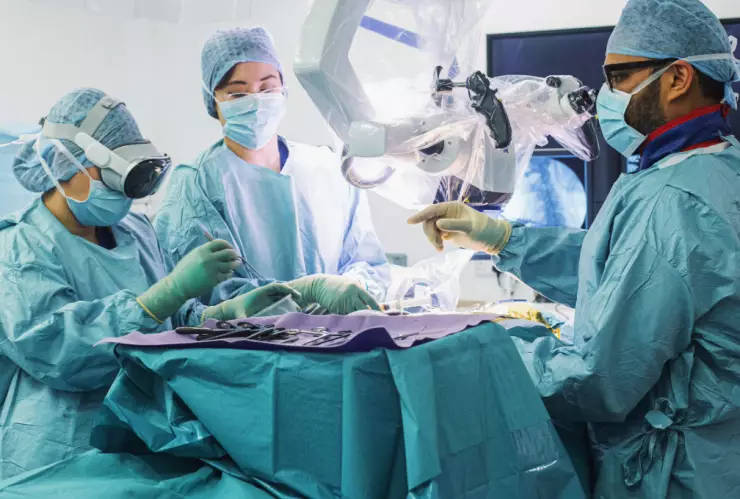 Hospital utiliza Apple Vision Pro en cirugías