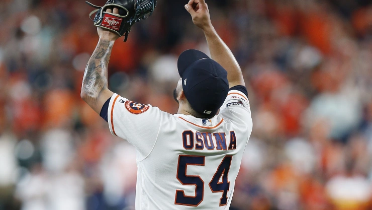 Osuna será relevado por otro mexicano