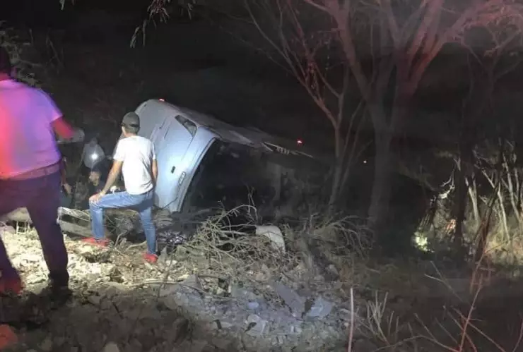 fatal-accidente-camión-turistas-carreteras-Tepic-Puerto-Vallarta-Compostela