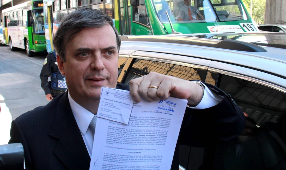 Marcelo Ebrard renunció al PRD por medio de una carta que publicó en Twitter.