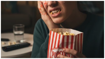 famoso comió palomitas