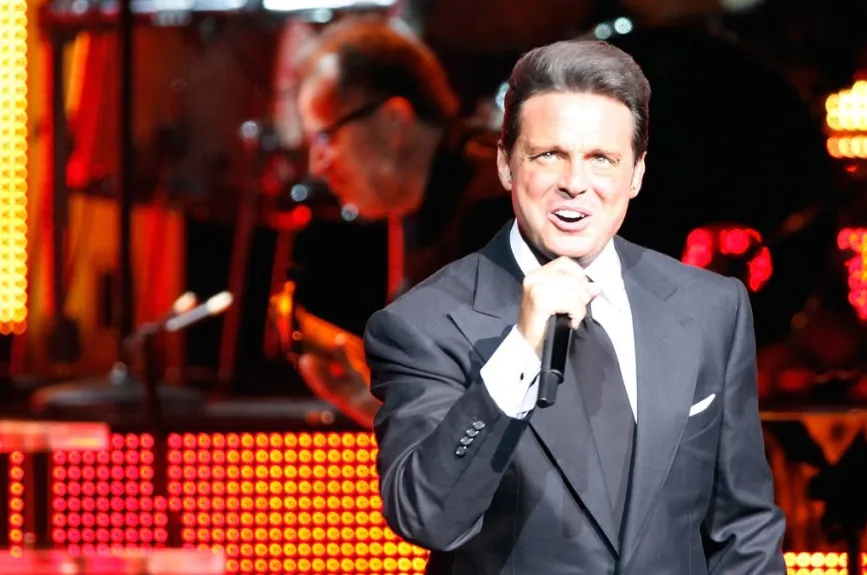 Luis Miguel (2).jpg