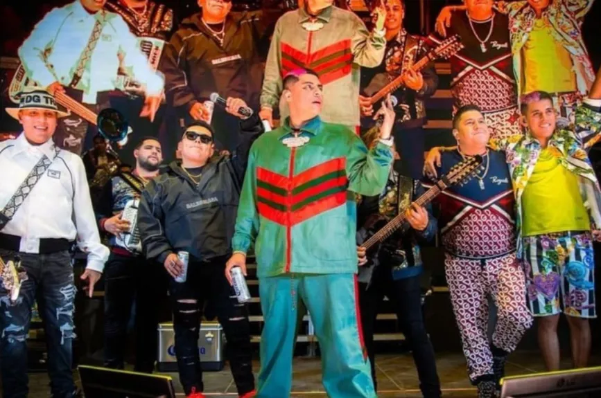 Eduin Caz y Grupo Firme.jpg