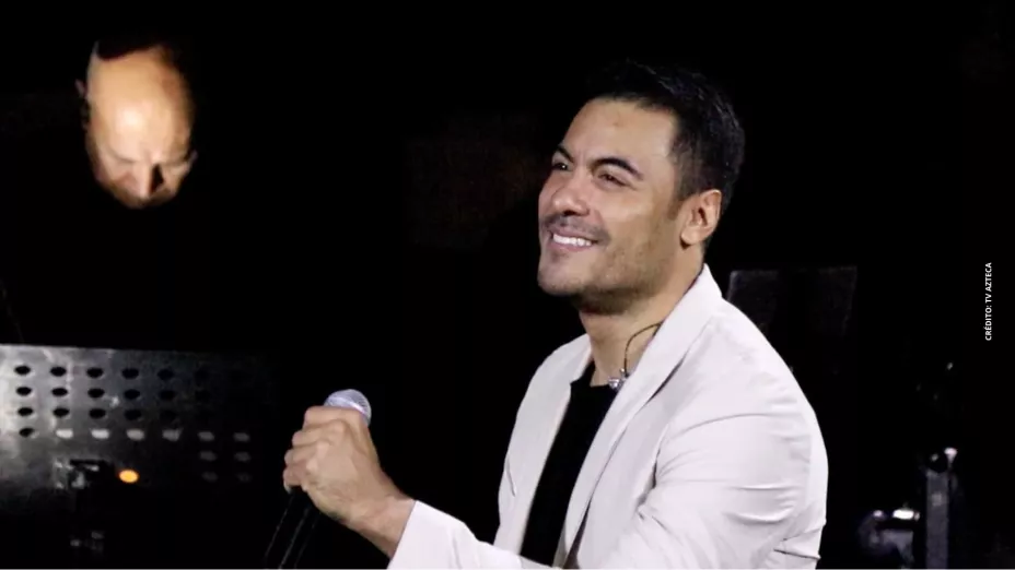 Carlos Rivera y Cynthia Rodríguez rompen en llanto en pleno palenque.