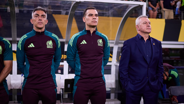 Toni Amor, Rafael M&aacute;rquez y Javier Aguirre en un partido de la Selecci&oacute;n Mexicana