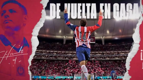Oficial Chicharito Hernández nuevo jugador de Chivas