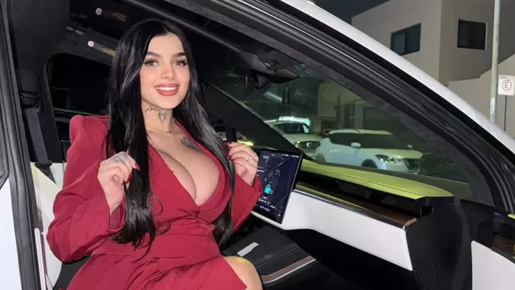 Foto de Karely Ruiz “al natural” sale a la luz y se vuelve viral.jpg