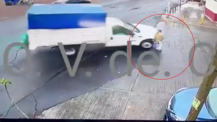 camión atropella a adulto mayor en estado de méxico.jpg