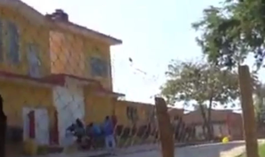 Los niños realizaban un desfile con motivo de la fundación del estado de Guerrero