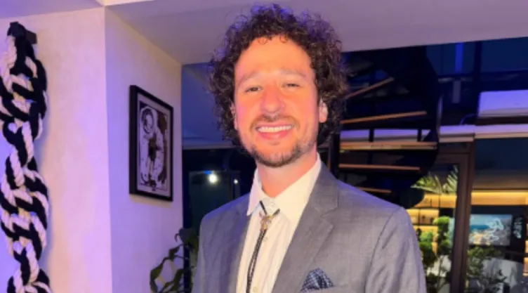 luisito-comunica-piensa-hacer-contenido-para-adultos-broma.jpg