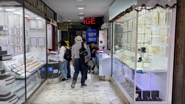 Joyerías vandalizadas en el Centro Histórico de CDMX reabren sin apoyo de autoridades