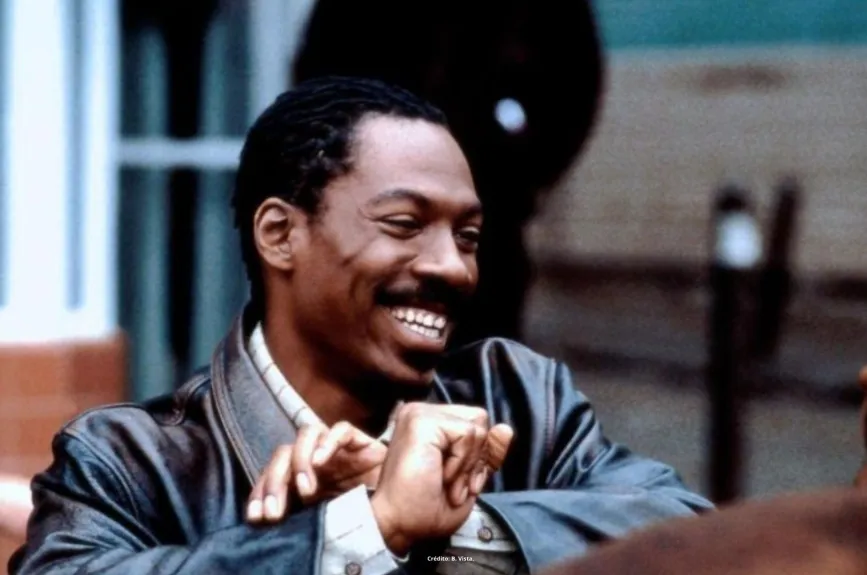 Te contamos por qué a Eddie Murphy lo atraparon con una chica trans y qué hacía con ella. (Escenas de la película ‘El negociador’ por Azteca 7)