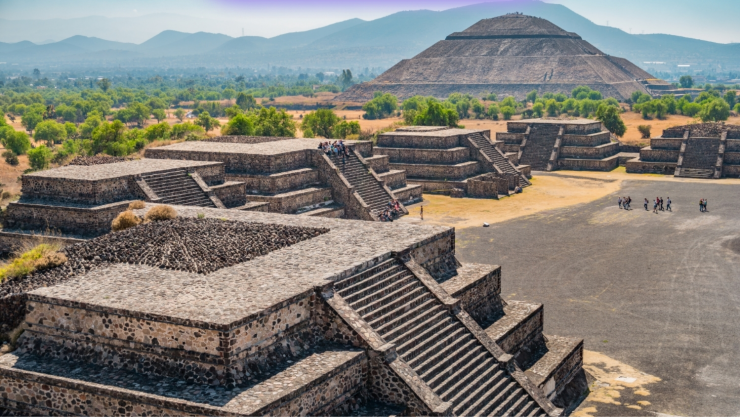 Se puede acceder a las Pirámides de Teotihuacán.