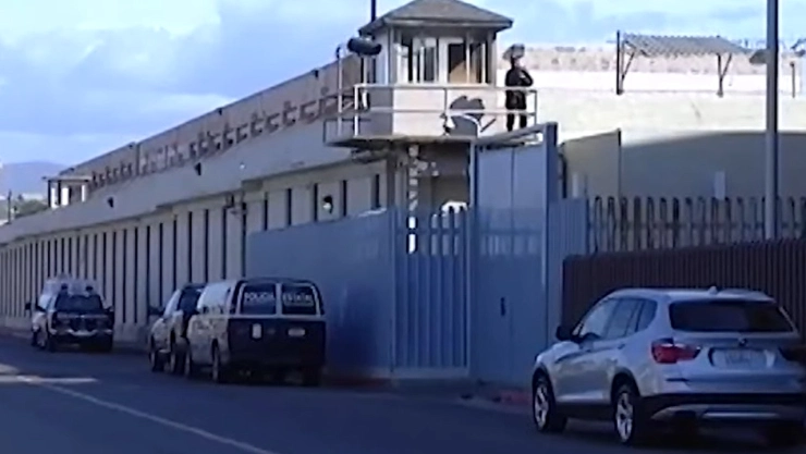Policías de Tijuana fueron ingresados an penal de La Mesa acusados de secuestro.