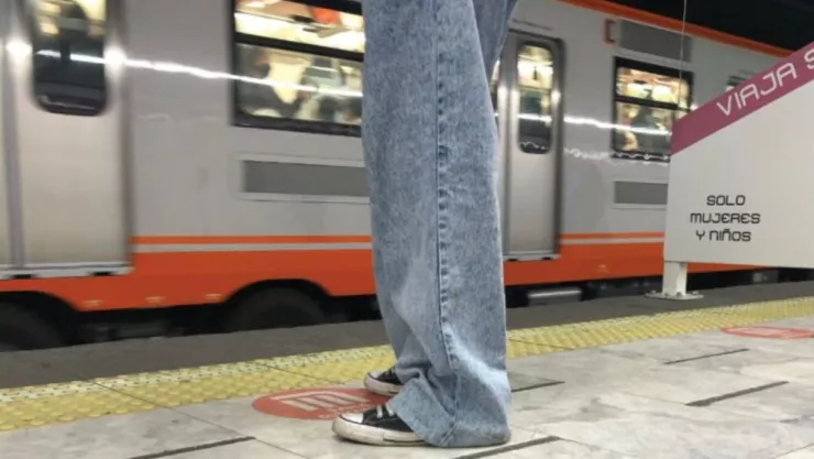 Joven que murió en el Metro fue empujada por un hombre