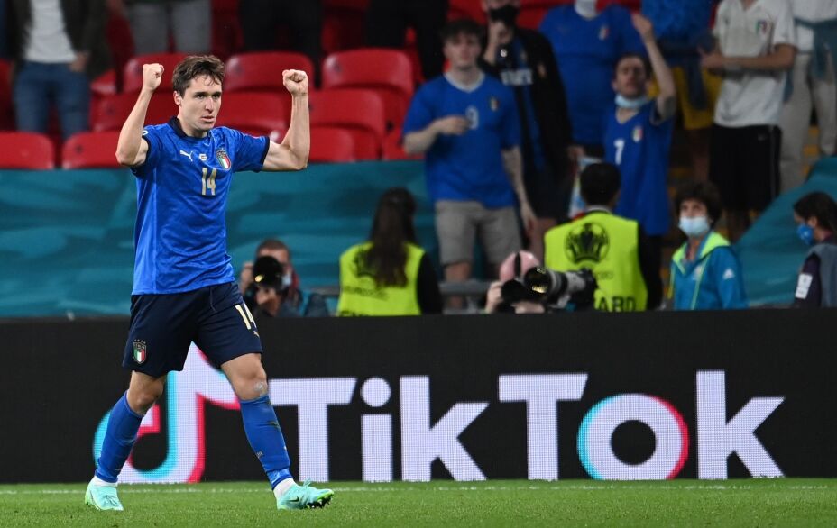 Federico Chiesa celebra su anotación ante Austria