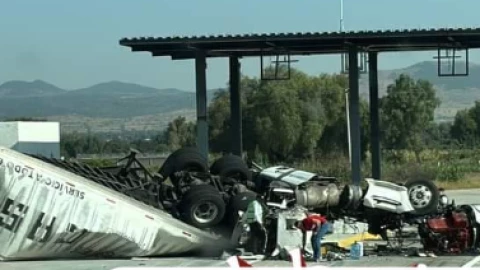Accidente mantiene bloqueado el macrolibramiento de Querétaro, ¿qué sucedió?