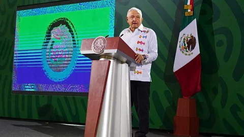 Me da tristeza no estar en entrega de medalla Belisario Domínguez a Ifigenia Martínez