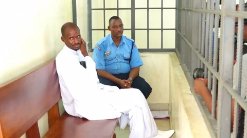 El pastor implicado en el culto fue dejado en libertad bajo fianza ante falta de pruebas. Decisión dividió las opiniones entre fieles y familias afectadas.