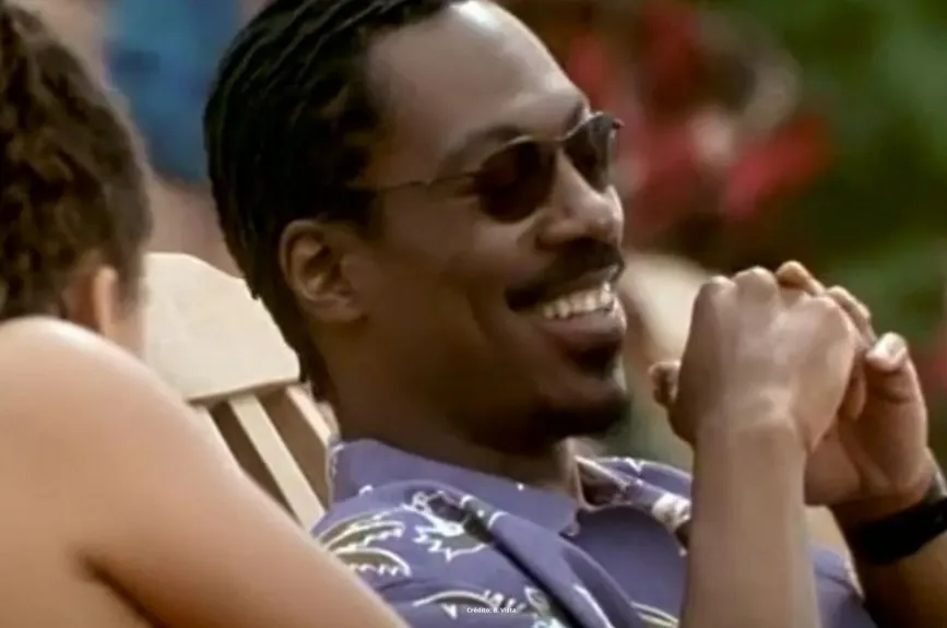 Te contamos por qué a Eddie Murphy lo atraparon con una chica trans y qué hacía con ella. (Escenas de la película ‘El negociador’ por Azteca 7)