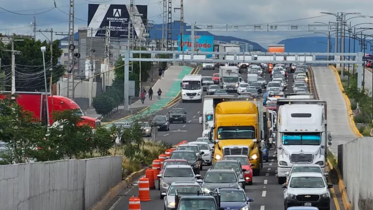 tráfico en querétaro y la carretera 57 hoy viernes 6 de septiembre.jpg