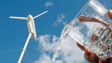 Crean máquina que obtiene agua de la humedad del aire