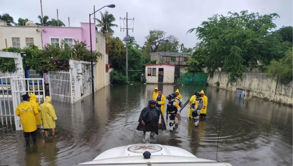 Huracán Erick en Guerrero y Oaxaca