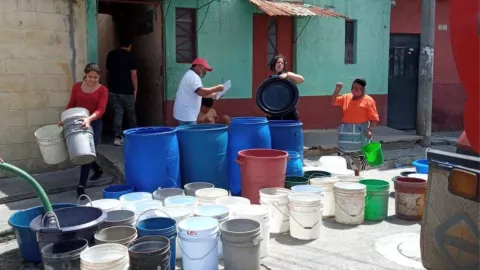 Pipa de agua en Iztapalapa