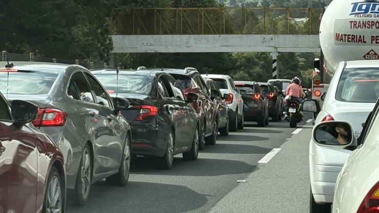Carambola en la México–Cuernavaca provoca más de 20 km de tráfico.