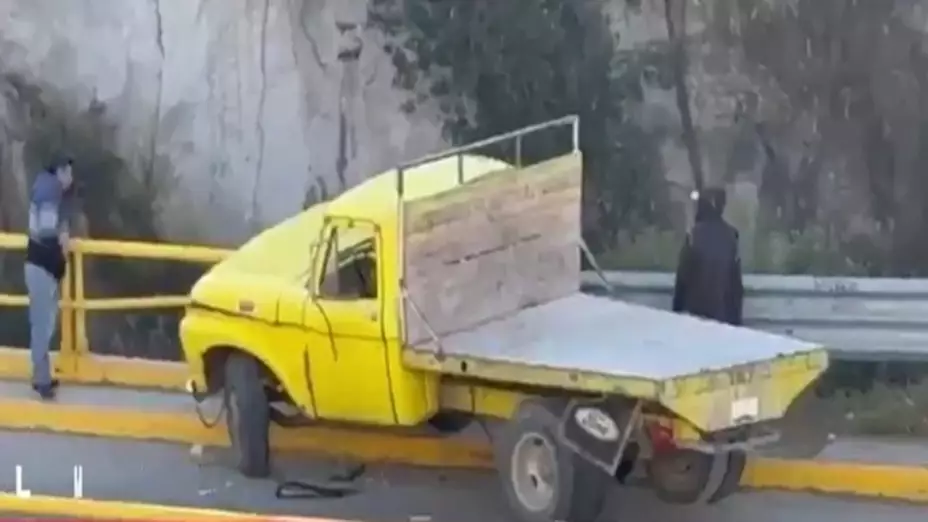 Accidente Puebla HOY: Muere adulto mayor salir proyectado barranca aparatoso choque puente vehicular