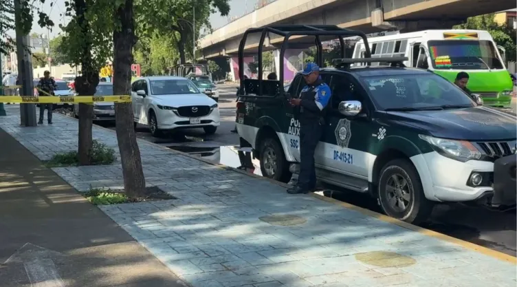 Hallan adulto mayor sin vida sobre la banqueta de Congreso de la Unión en Venustiano Carranza, CDMX