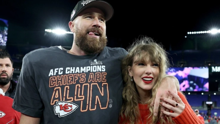 Taylor Swift apoya la carrera como actor de Travis Kelce