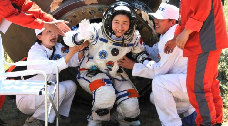 Liu Yang astronauta china emotiva carta espacio