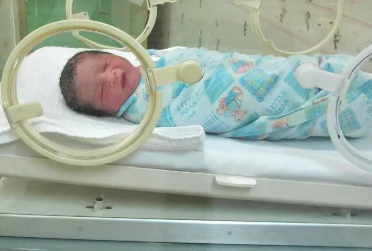 Matteo sufrió presunta negligencia médica en Tlalnepantla y perdió su estómago