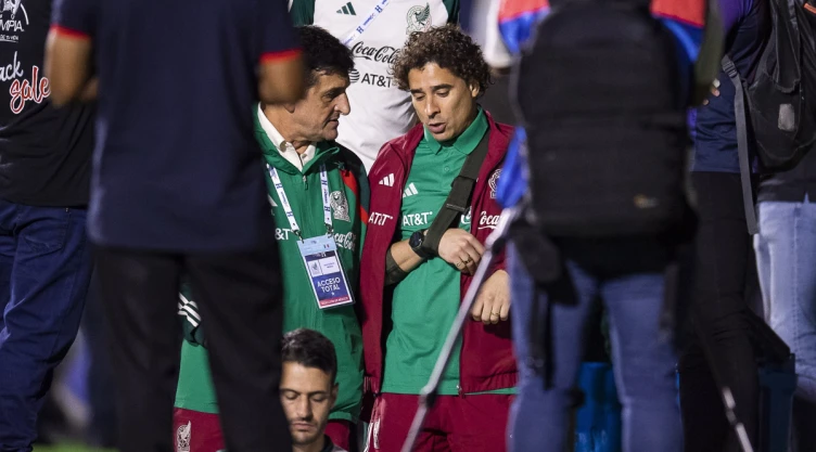 Guillermo Ochoa lesionado