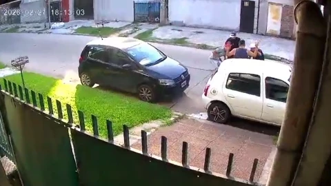 Roban el auto a policía.png