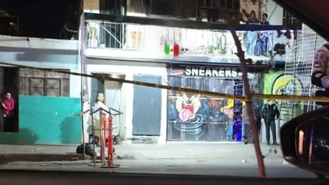 Afuera de su negocio asesinan de cuatro balazos a vendedor de tenis en El Coecillo, en León.jpg