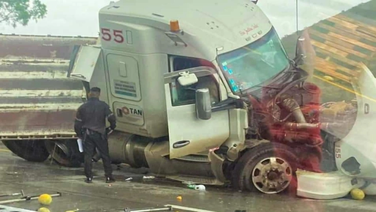 Imagen del accidente en la México-Querétaro.