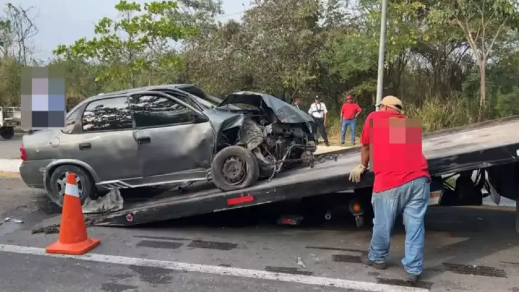 FOTOS_ Fuerte accidente deja un vehículo destrozado en Campeche