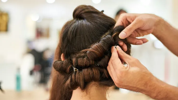 El tinte natural para cubrir las canas con menos de 20 pesos