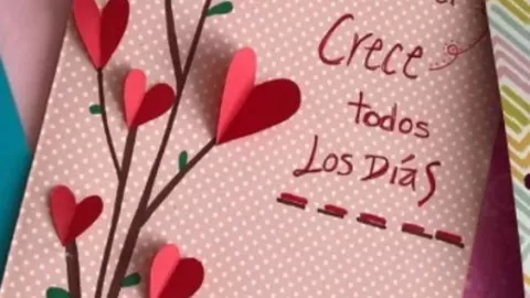 Carta con flores de corazones