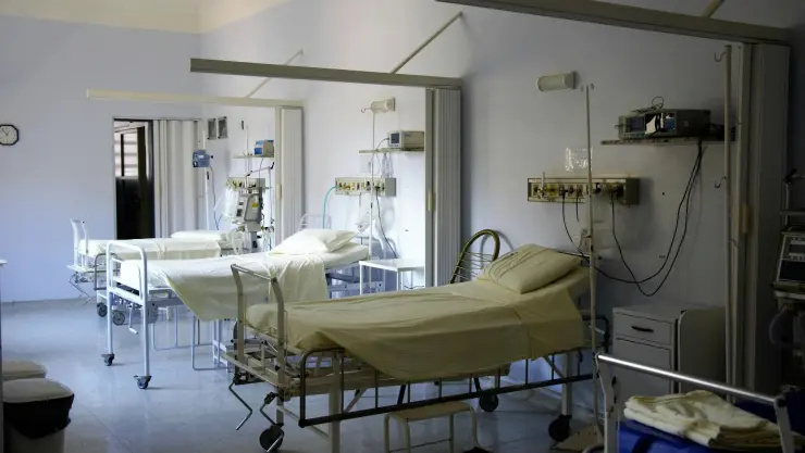 Joven pierde ambas piernas después de ser diagnosticada con una gripe común