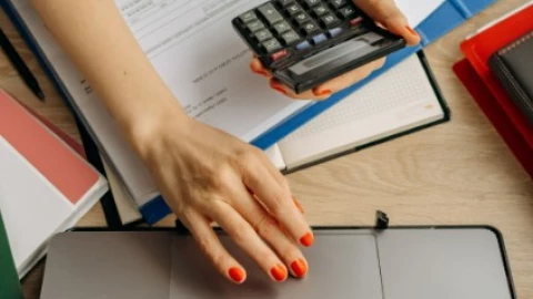 Atento - Si cambias tu nombre o apellido debes avisar al SAT