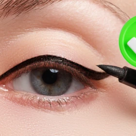 Cómo usar el eyeliner stamp para alargar tu mirada después de los 50 años.png