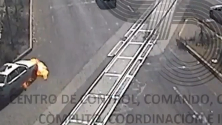 incendio auto vía corta santa ana